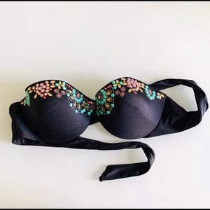 Victoria’s Secret bikini top